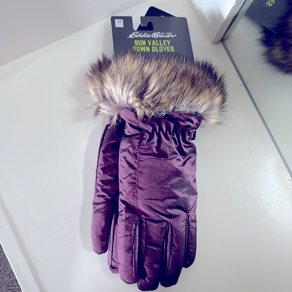 Eddie Bauer Sun Valley new purple faux fur trimmed women gloves size medium